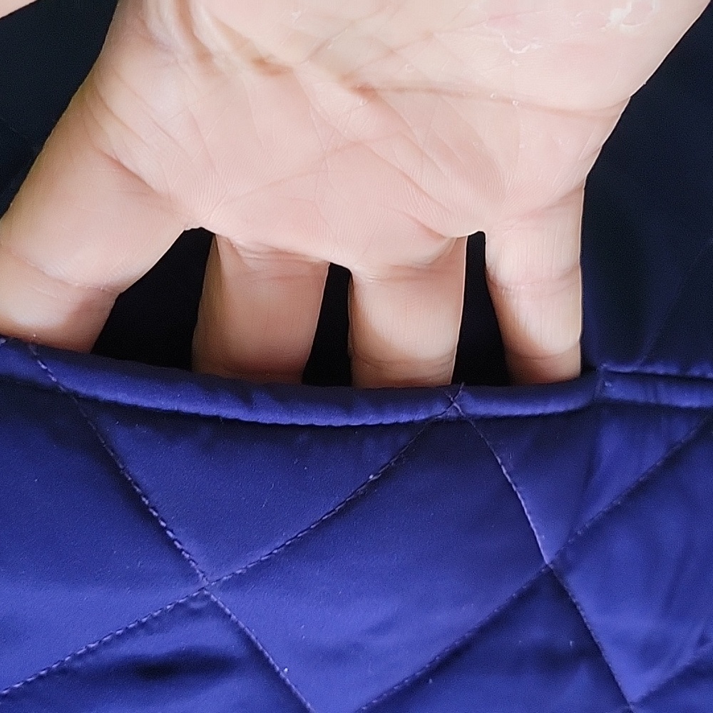 Vest - Picture 3 of 4